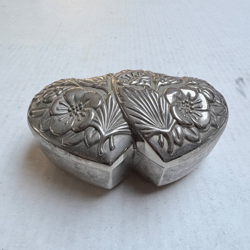International Silver Co Double Heart Jewelry Box Floral Silver Plated 1991 Gift